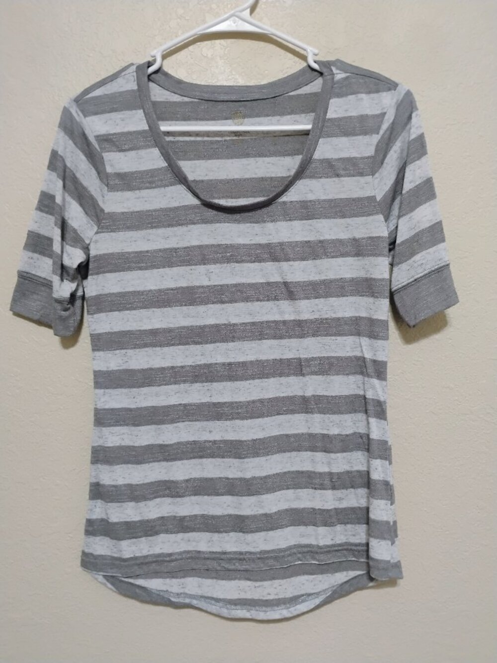 Balance Collection Gray Striped Scoop Neck Tee S Casual Top